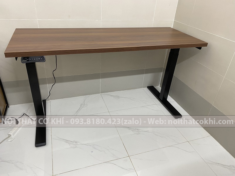 Bàn Nâng Hạ Chiều Cao ET268 160x60cm Mặt Vân Gỗ Nâu